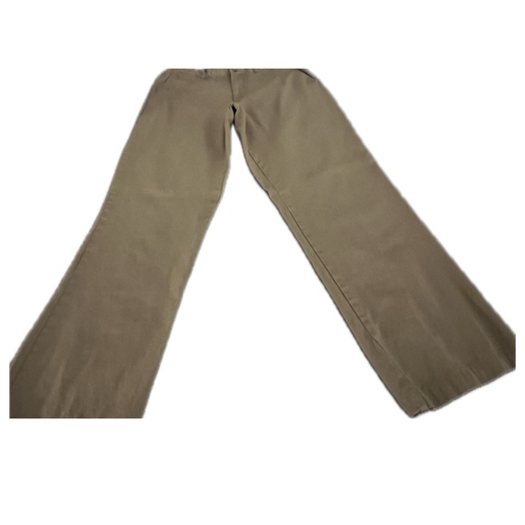 Old Navy Favorite Khakis, classic khakis, size 34x32. - Picture 5 of 6
